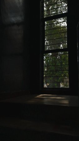 An open window скачать фон 1080 x 1920