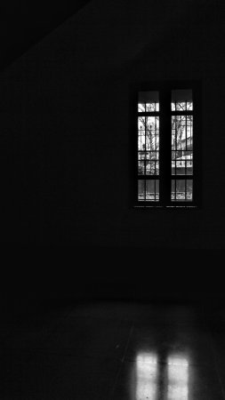 One dark window скачать фон 2160 x 3840
