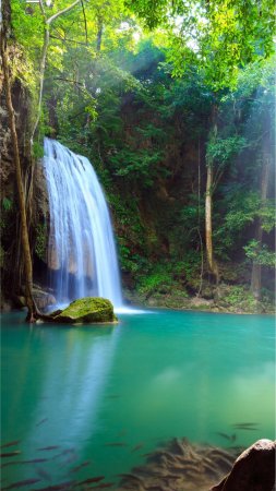 Красивый водопад