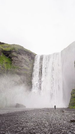 Skogafoss falls