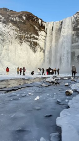Водопад скогафосс зимой