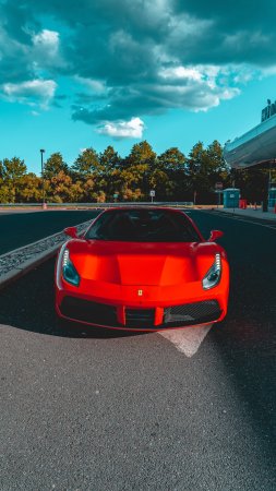 Красная ferrari
