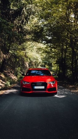 Audi rs красная